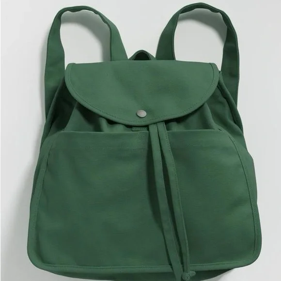 baggu drawstring canvas backpack bag in eucalyptus - Picture 5 of 9